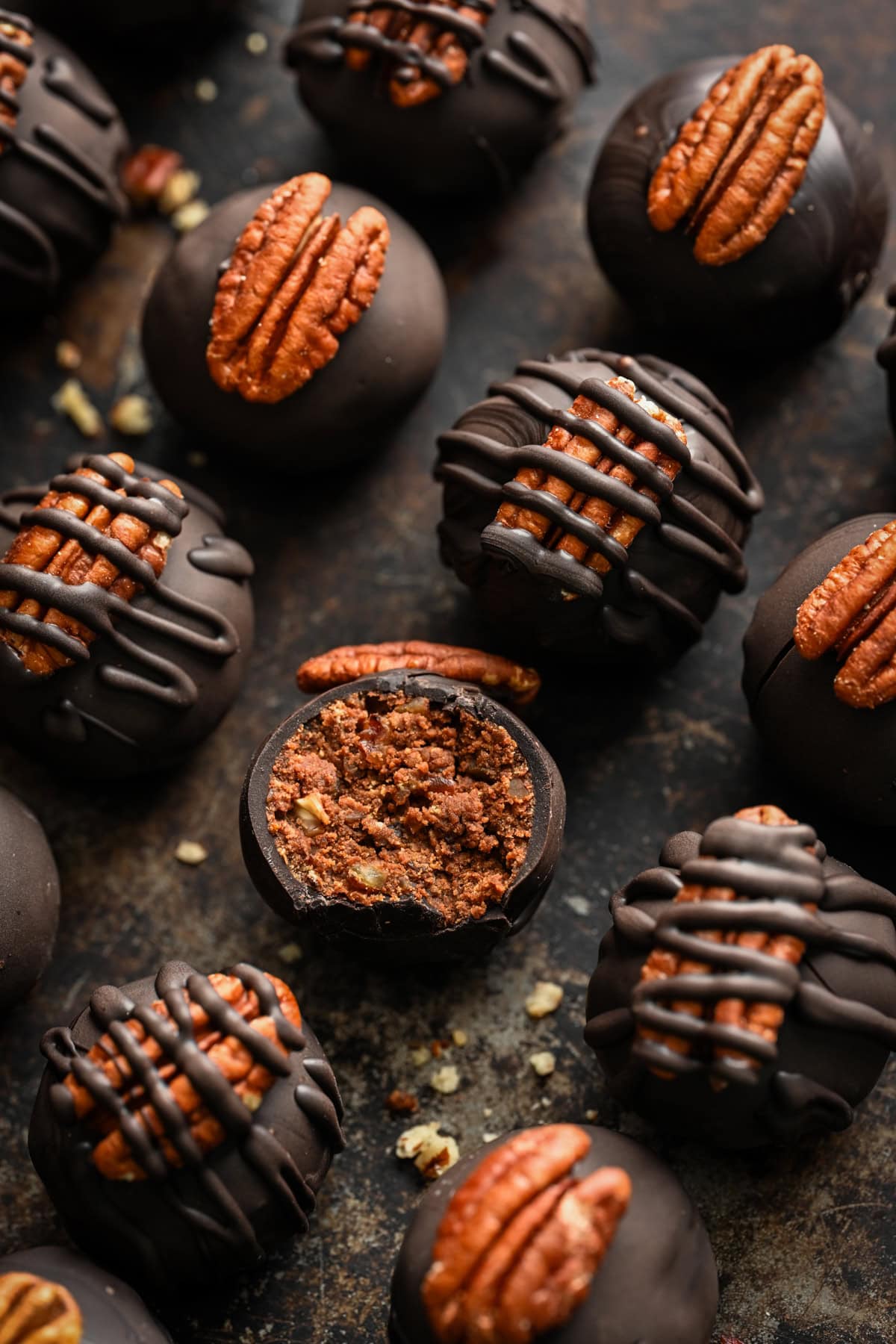 Ovanifrån av bourbonbollar.