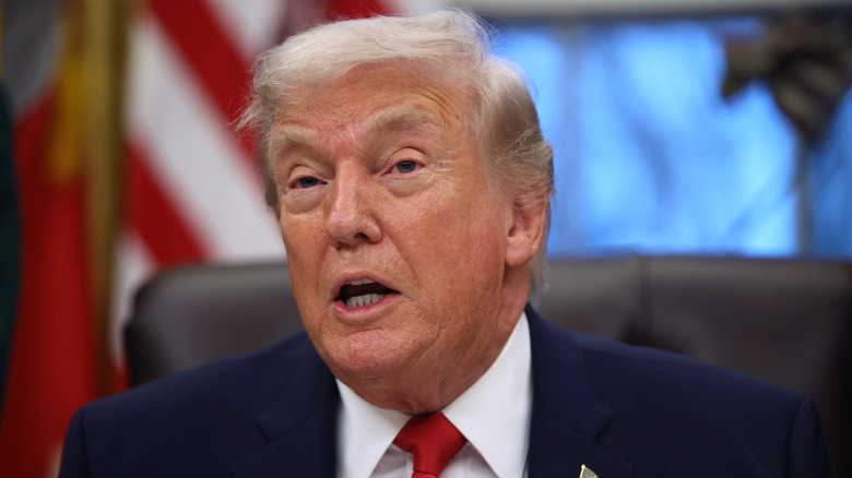 Trump satt i Oval Office och talade