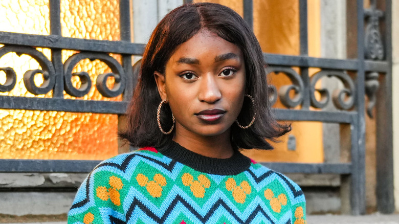 En kvinna med en utfälld lob