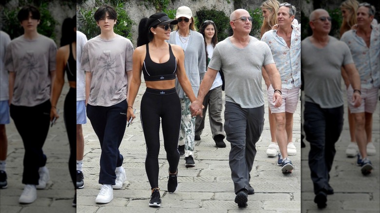 Jeff Bezos och Lauren Sánchez ses ute på en promenad den 13 juni 2023 i Portofino, Italien (2023)