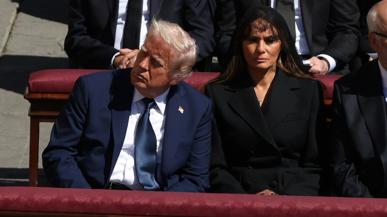 President Donald Trump och första damen Melania Trump närvarade vid påven Franciskus begravning