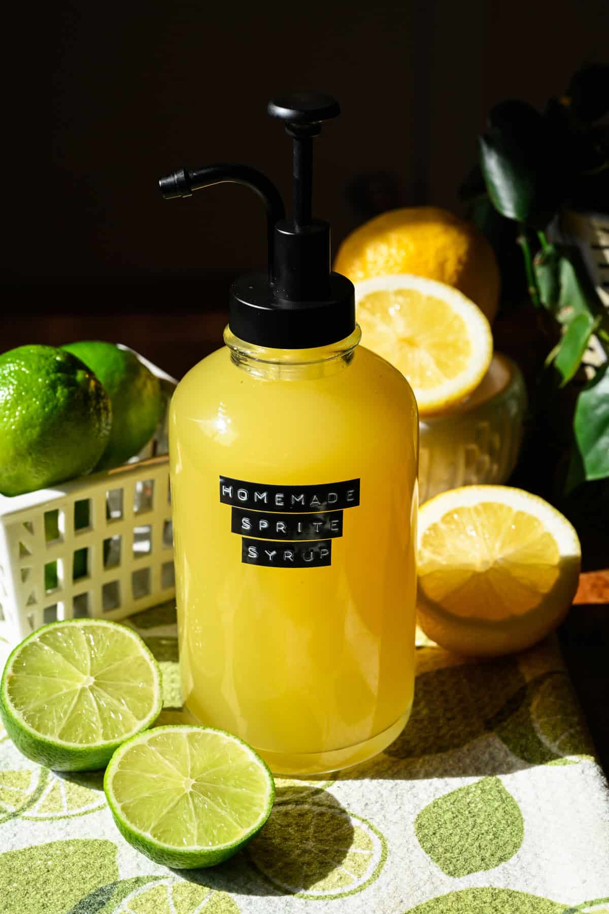 Hemlagad spritesirap i pumpflaska.