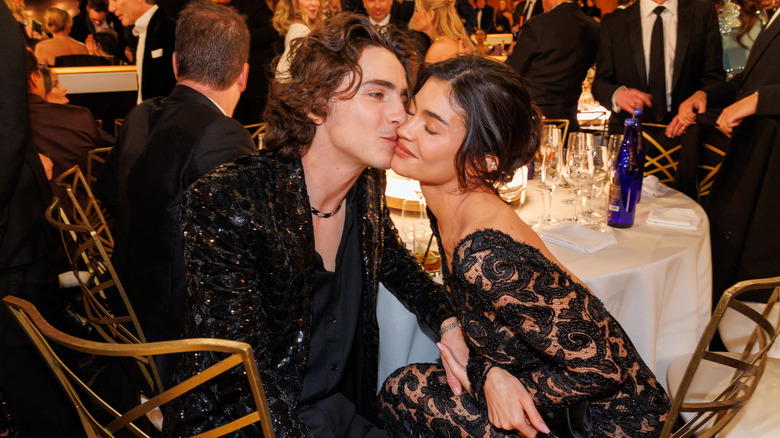 Timothée Chalamet och Kylie Jenner kysser på Golden Globes