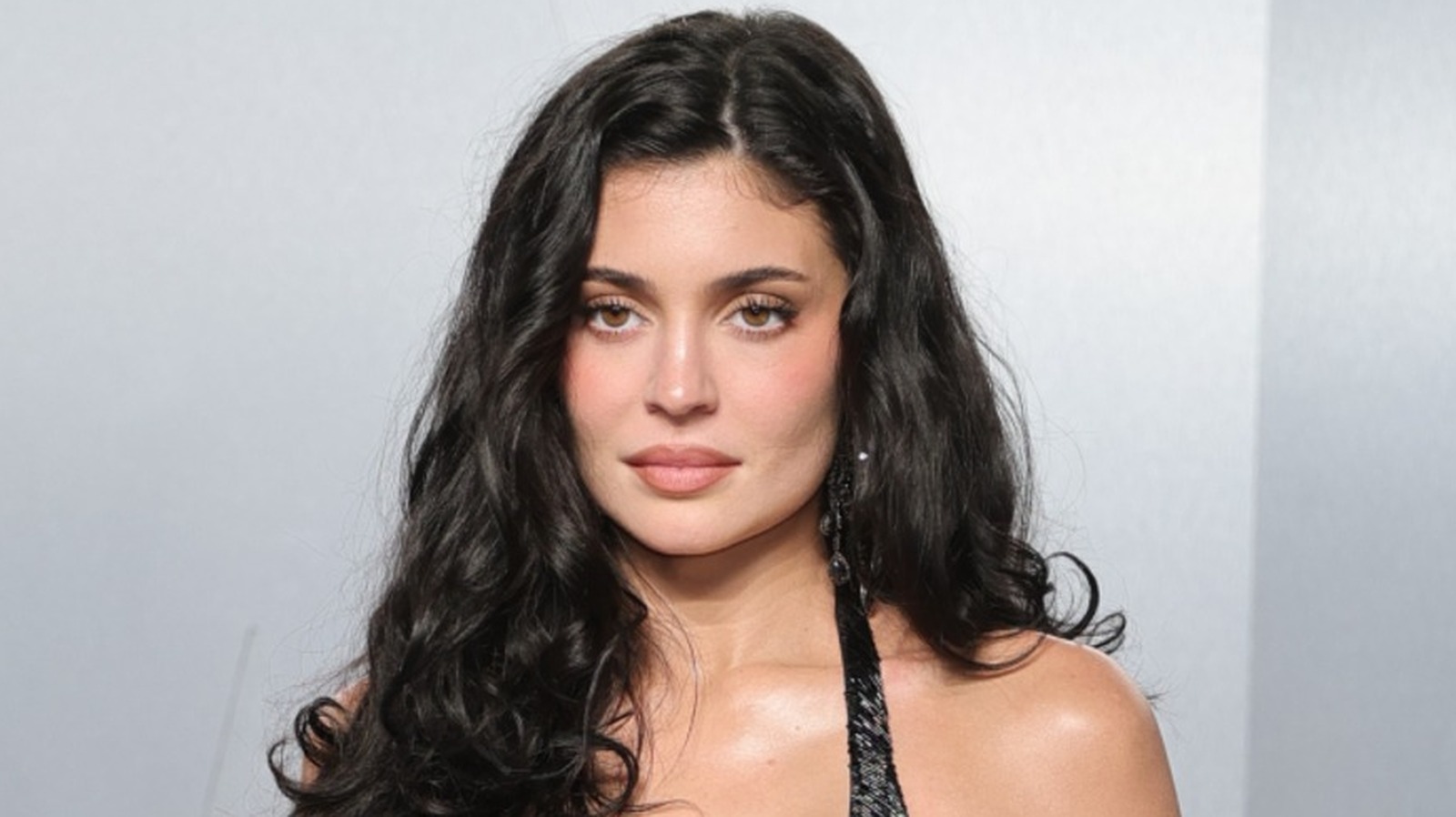 Bilder på Kylie Jenner som dumpar den tunga sminket för en mer naturlig look