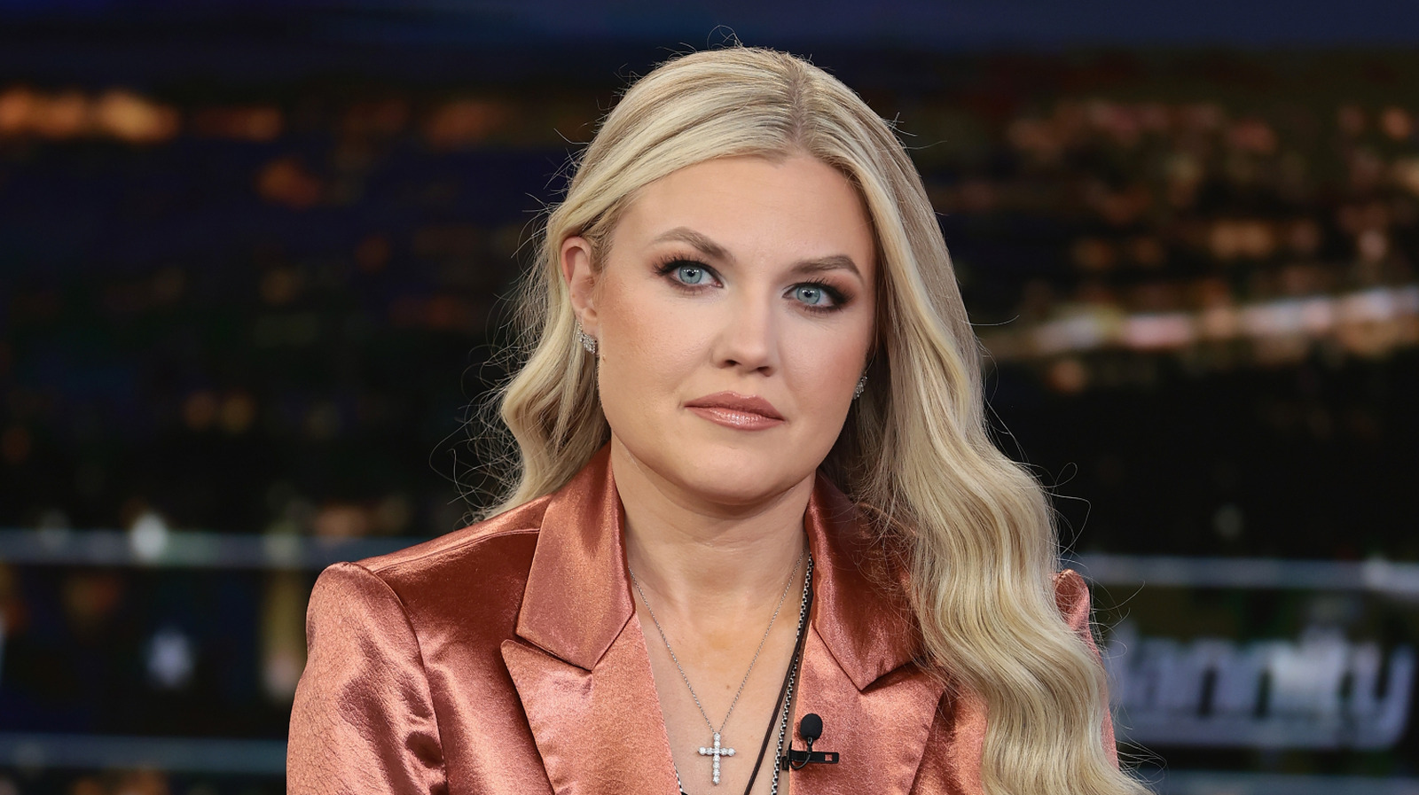 Erika Kirks Missmatched Tour Outfit bevisar att hon inte har någon aning om hur hon ska klä sig själv