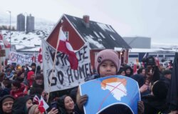 Trump lovar att lägga tullar på europeiska allierade över Grönland