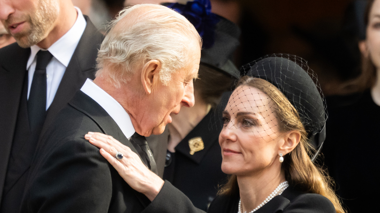 Kate och King Charles cancer gjorde dem mer än bara svärföräldrar - vi pratar inte om det tillräckligt