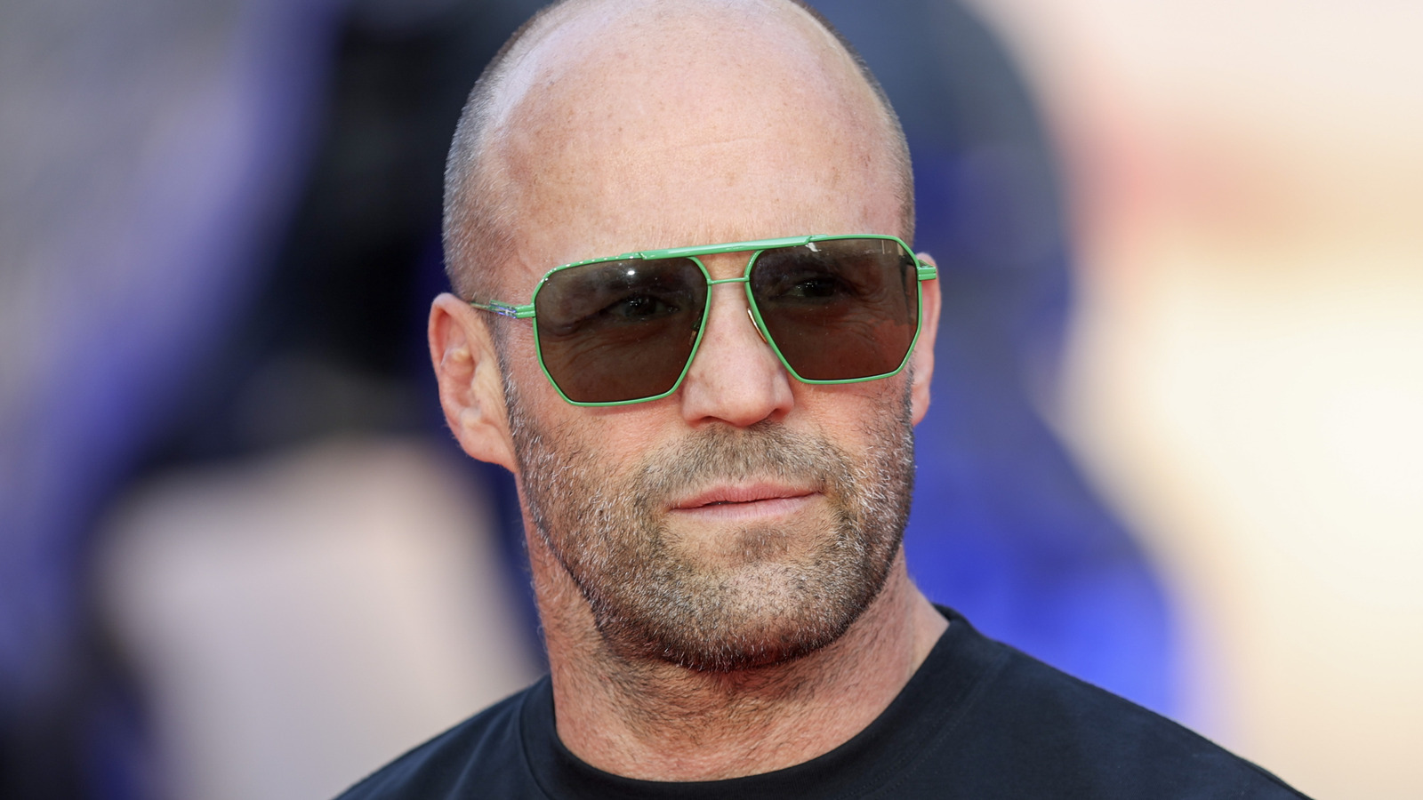 Side-by-side-bilder på kändismän som blir skalliga naturligt – inga hårtransplantationer att se här