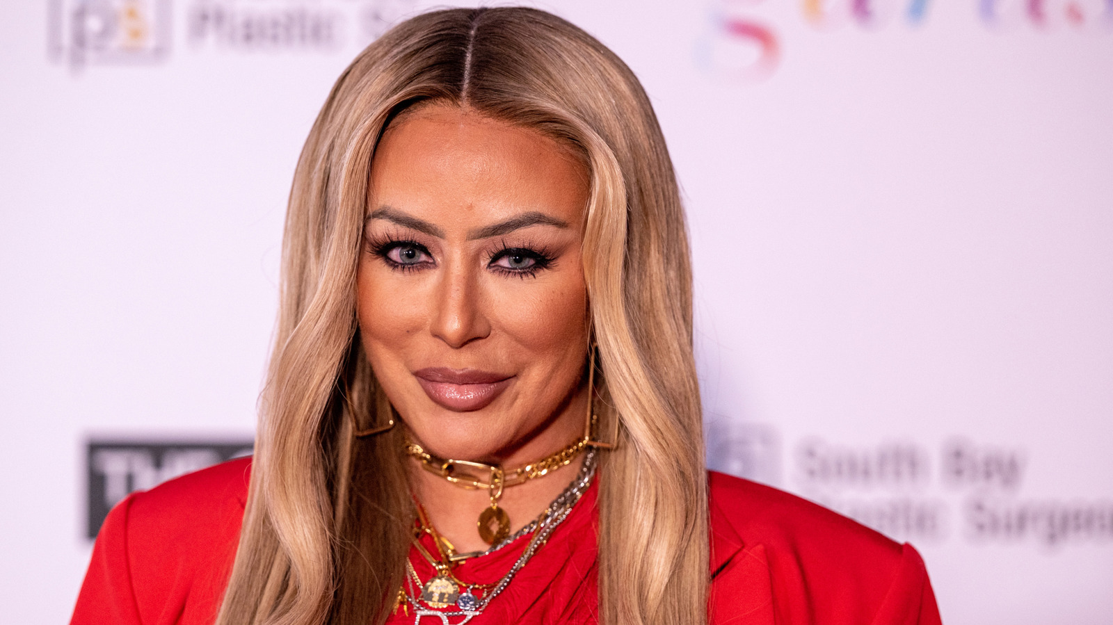 Aubrey O'Days påstådda plastikkirurgi är svår att förneka i sida-vid-sida-bilder
