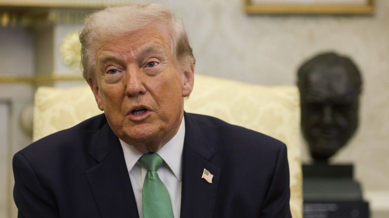 Donald Trump pratar