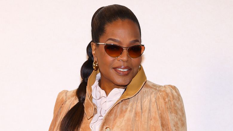 Oprah Winfrey poserar