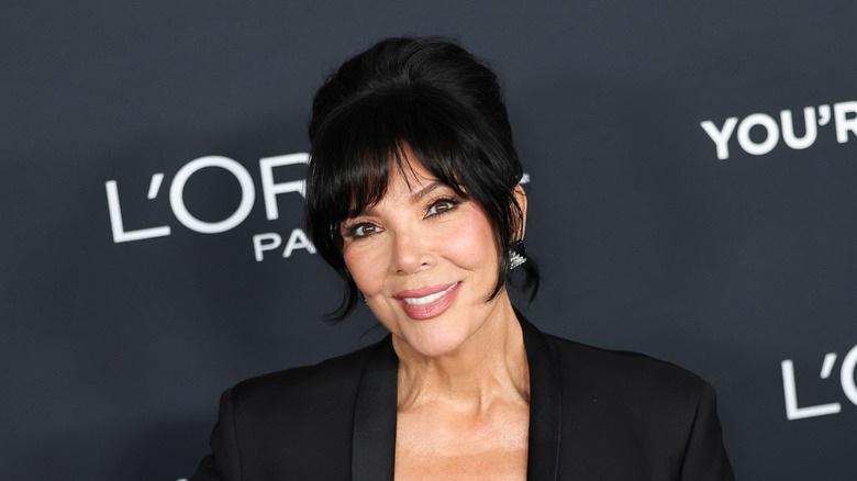 Kris Jenner ler