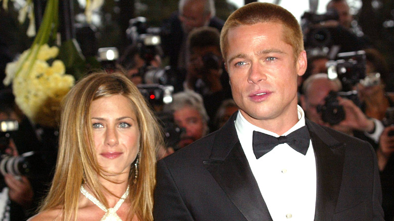 Jennifer Aniston och Brad Pitt med blont hår