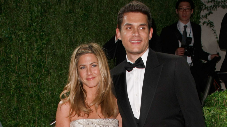 Jennifer Aniston och John Mayer på röda mattan