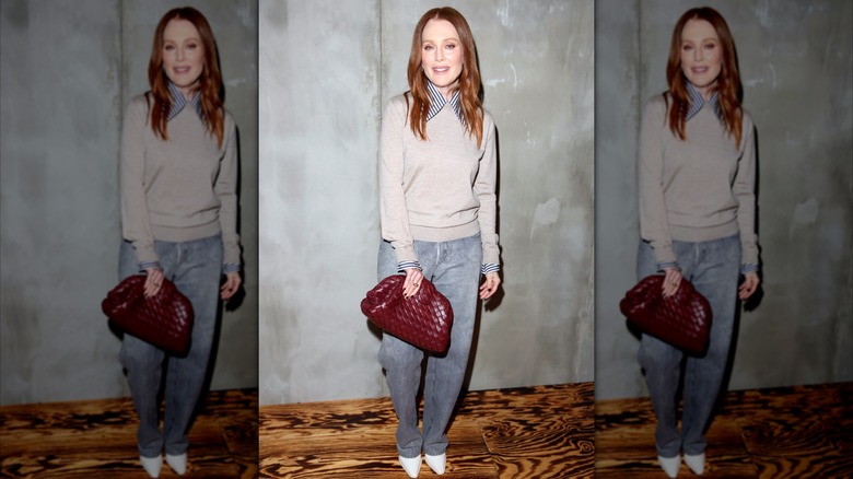 Julianne Moore på Bottega Veneta höst/vintervisning under Milanos modevecka i februari 2024