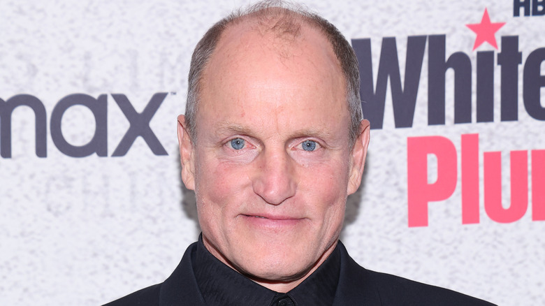Woody Harrelson 2023 vid ett reklamevenemang