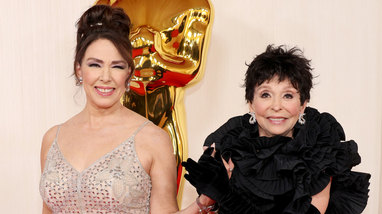 Fernanda Luisa Gordon och Rita Moreno vid Oscarsgalan 2024