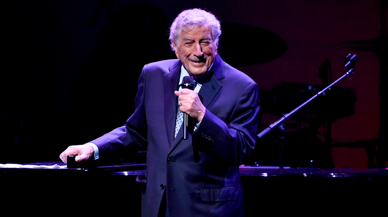 Tony Bennett uppträder