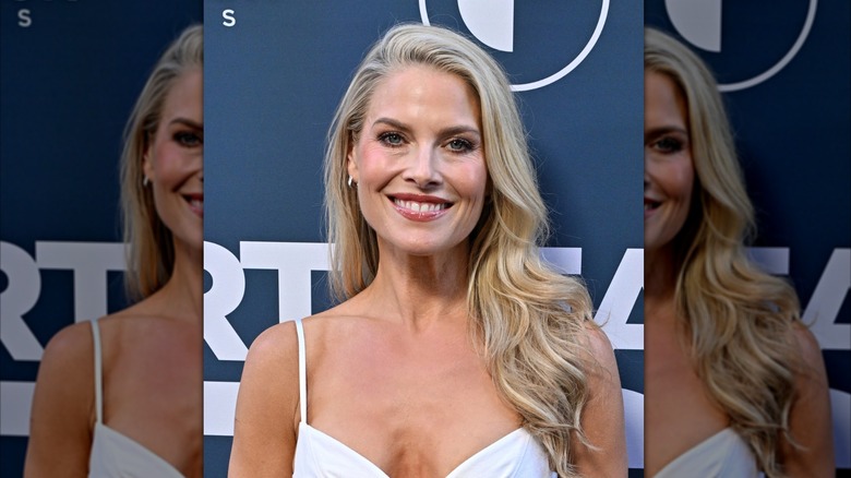 Ali Larter med lösa vågor och en sidodel