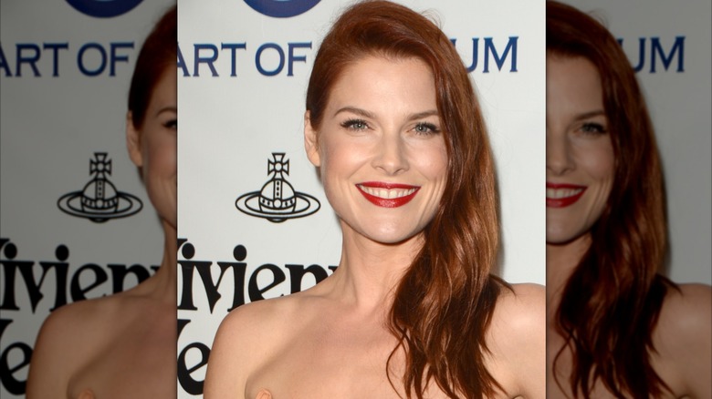 Ali Larter med rött läppstift