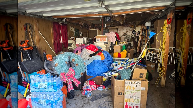 Garage fyllt med gamla ägodelar