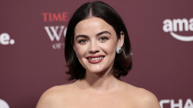 Lucy Hale ler