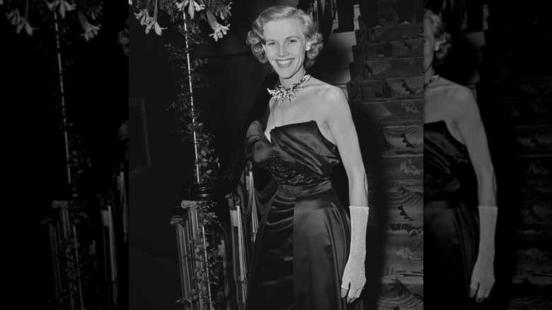 Honor Blackman vid den tredje årliga British Academy Film Awards i London i maj 1950