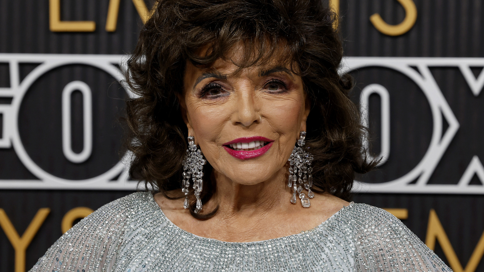 5 Joan Collins röda mattan-ögonblick som bevisar att 90 inte är vad det brukade vara