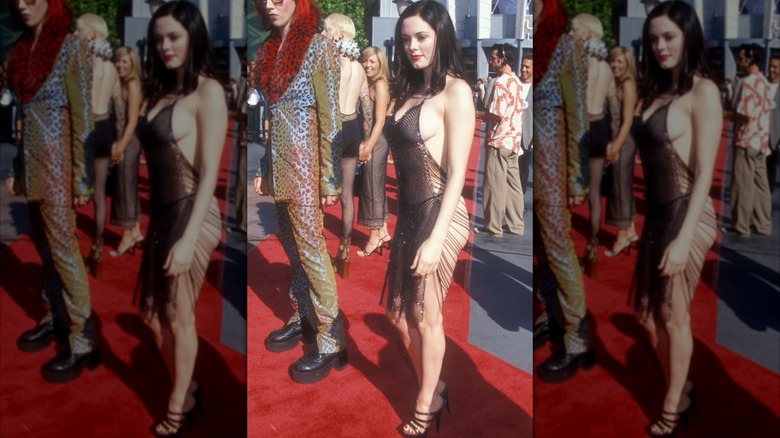 Rose McGowan vid MTV Video Music Awards 1998