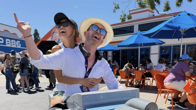 Macaulay Culkin och Brenda Song på en tur i Legoland.