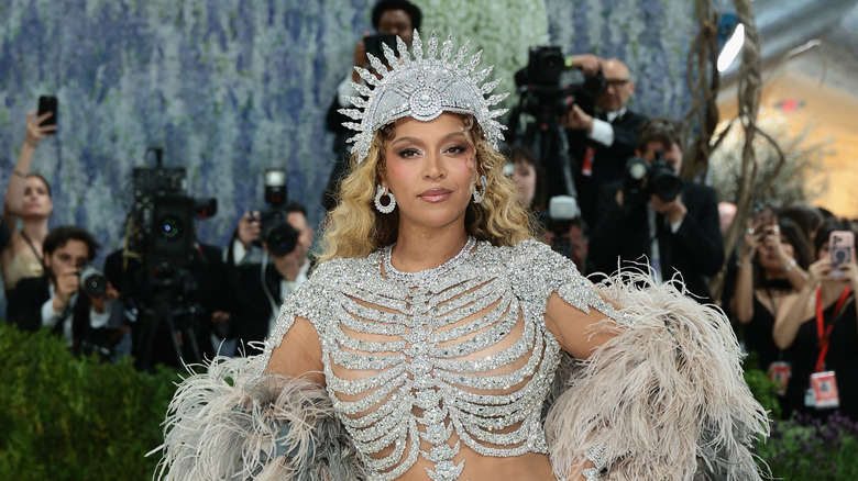 Beyonce poserar
