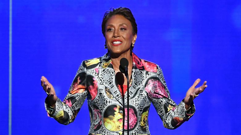 Robin Roberts håller ett tal
