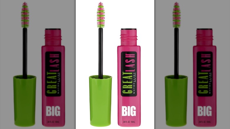 Öppnad tub av Maybelline Great Lash mascara