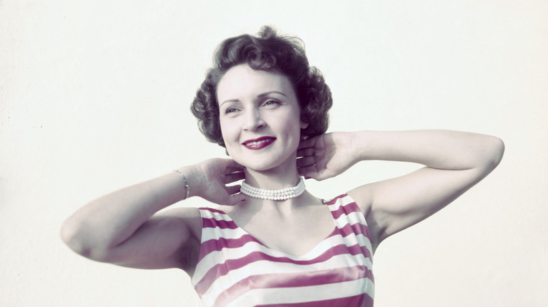Betty White, tv-stjärna visas på det här fotografiet