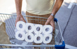 Boomers rapporterar bättre bajsvanor än millennials – men det finns ett finstilt som inte går att spola
