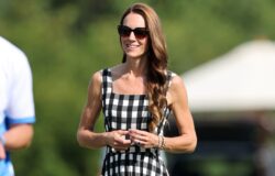 Kate Middleton stoltserar med sin sommarstil i flirtig Gingham-klänning vid 2026 välgörenhetspikématch