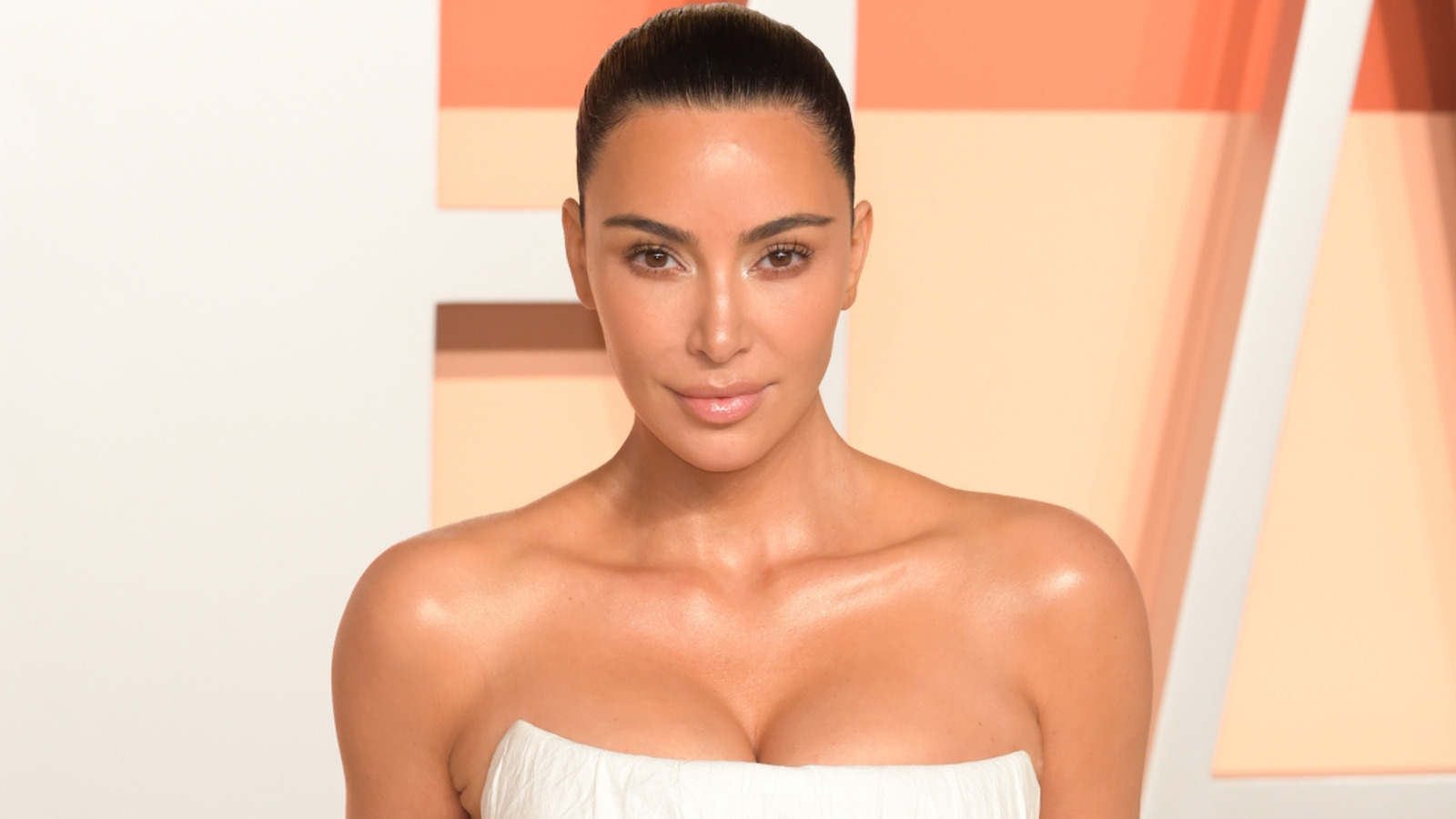 "Historien upprepar sig": Kim Kardashian hade en fräck äktenskapsförbindelse med mormor MJ