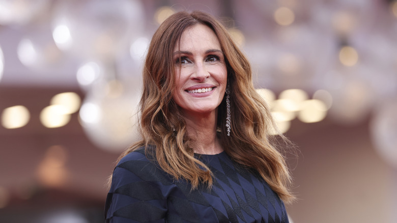 Julia Roberts ler
