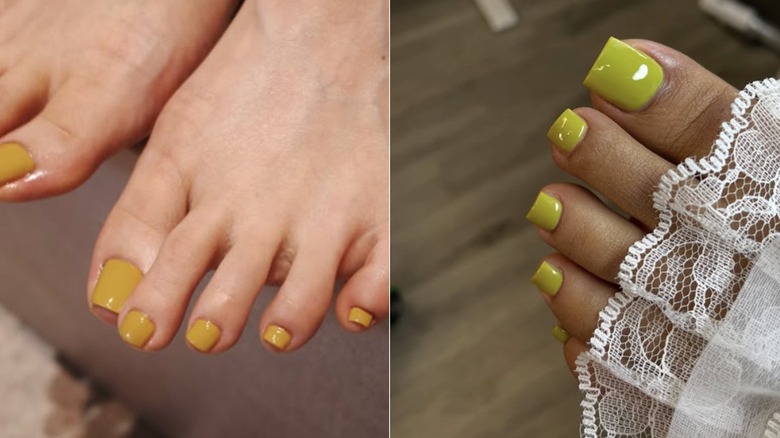 Närbild av fötter med senapsgult tånagellack till vänster och en fot täckt med vit spets och ärtgrönt tånagellack