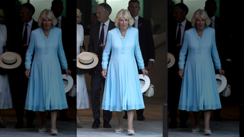 Drottning Camilla på Wimbledon 2026 iklädd en blå klänning