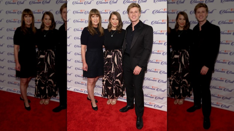 Terri, Bindi och Robert Irwin på Blossom Ball