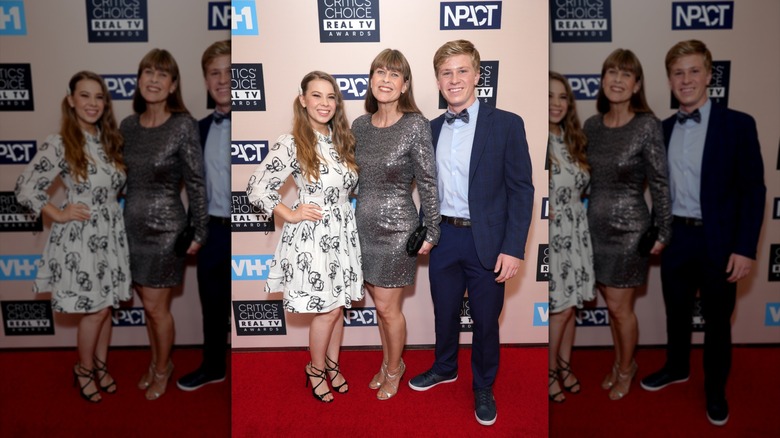 Terri Irwin på Critics Choice Awards med sina barn