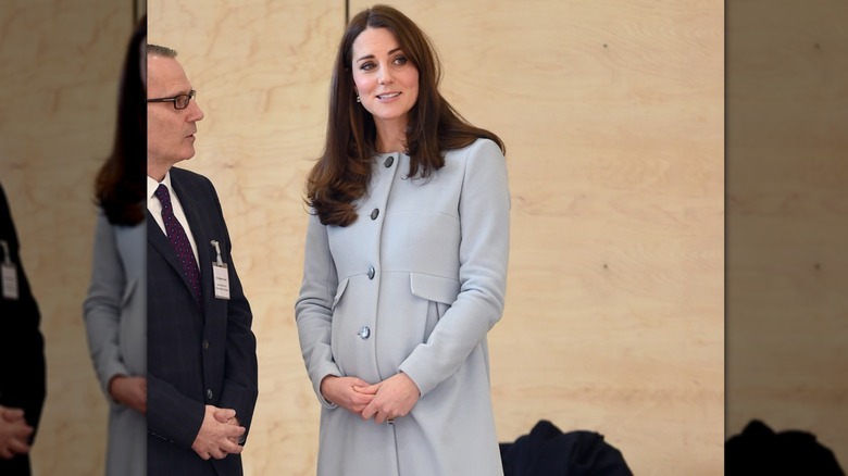 Kate Middleton pratar