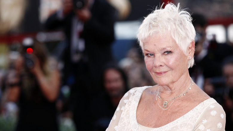 Judi Dench på röda mattan