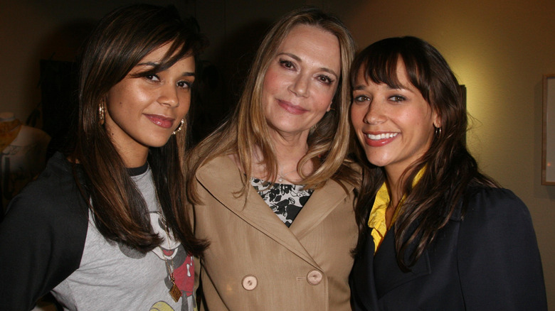 Kidada Jones, Peggy Lipton och Rashida Jones på The Art of Puh