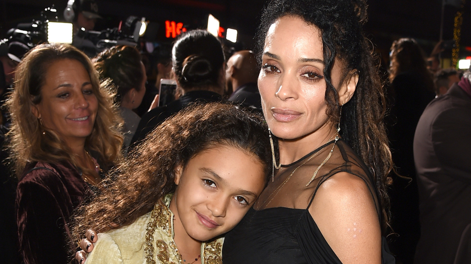 Lisa Bonets dotter Lola har vuxit upp till att bli vacker som sin mamma
