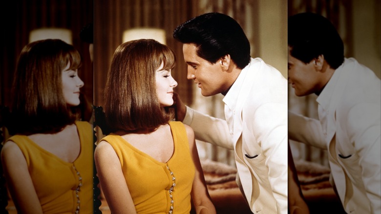 Shelley Fabares klädd i en gul klänning och Elvis Presley i en vit kostym i 