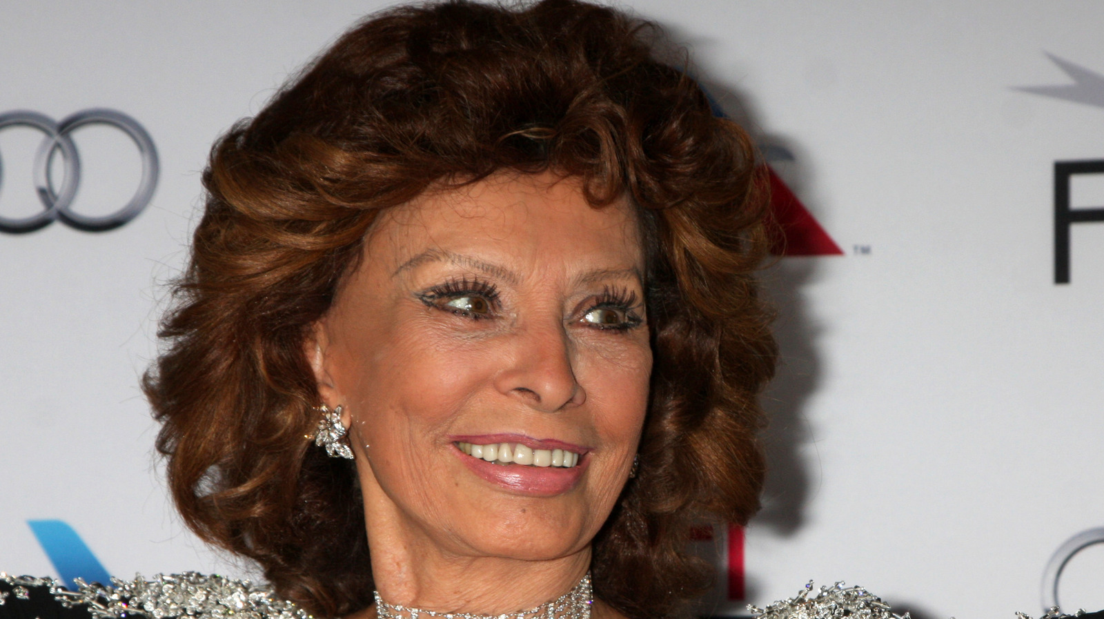 Dagens citat av Sophia Loren: "Det är bättre att utforska livet och göra misstag än..."