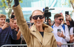 Céline Dion, 58, påminner oss om att ingen gör streetstyle som hon i chic beige trenchcoat