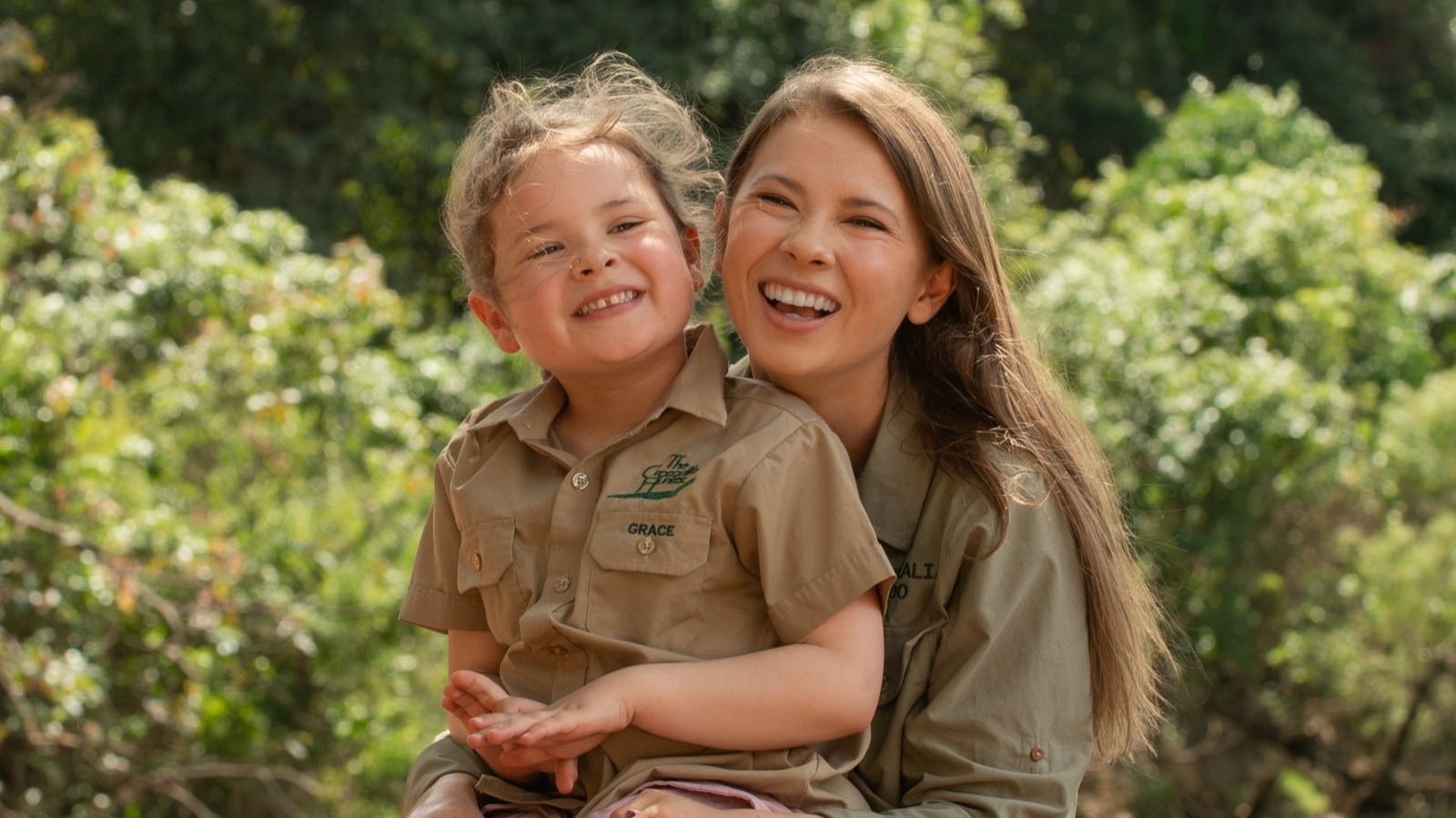 Bindi Irwins barndomsbilder bredvid hennes dotter Grace Will Have You Seeing Double